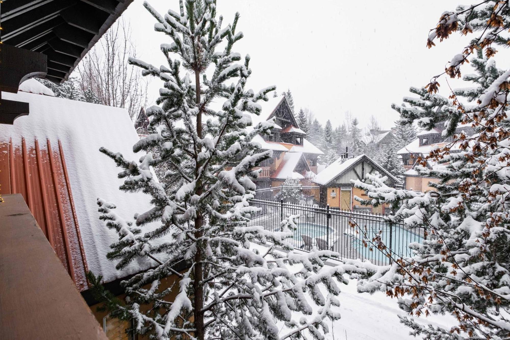 Sunpath By Outpost Whistler Villa Exterior photo