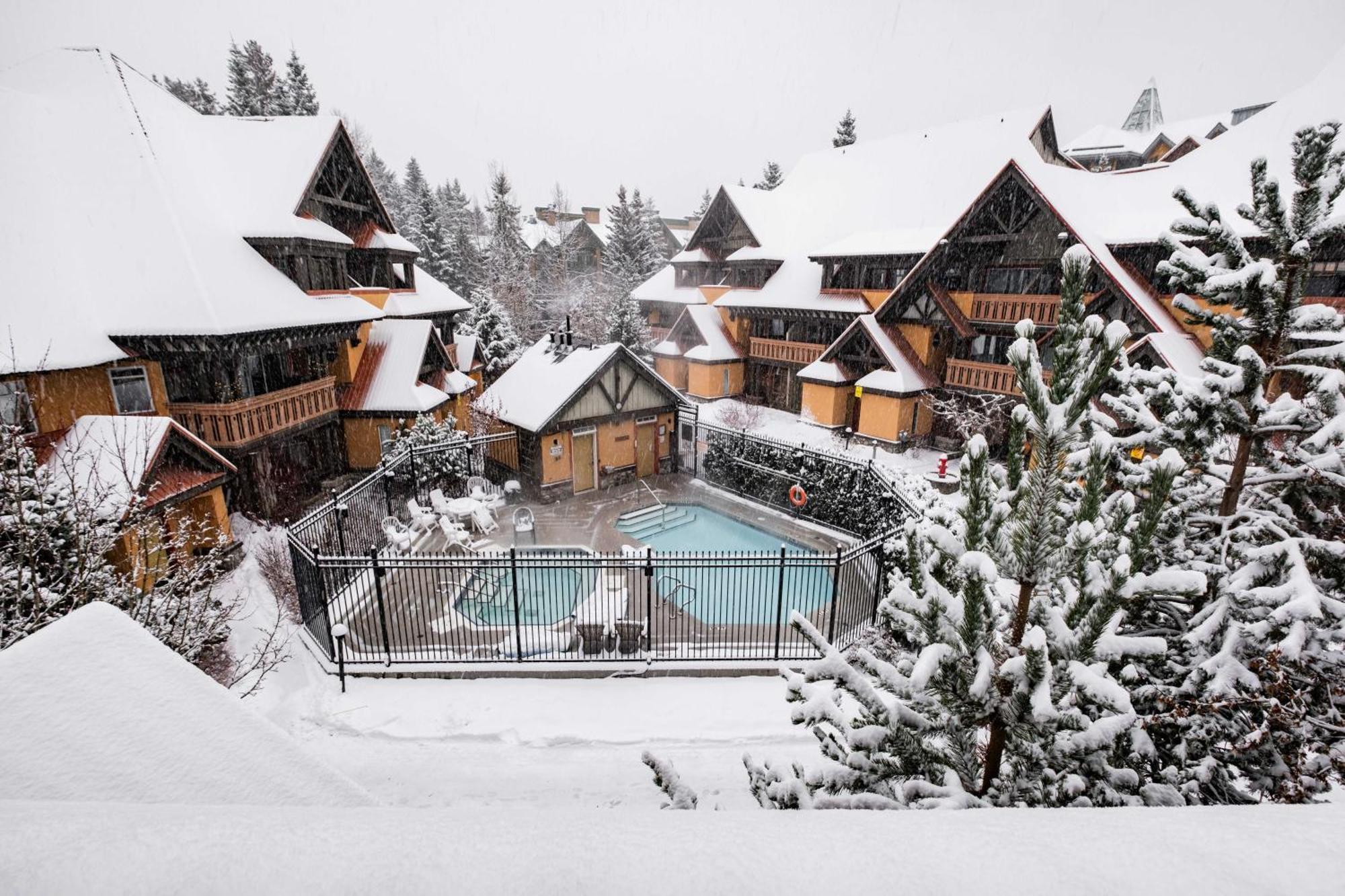 Sunpath By Outpost Whistler Villa Exterior photo