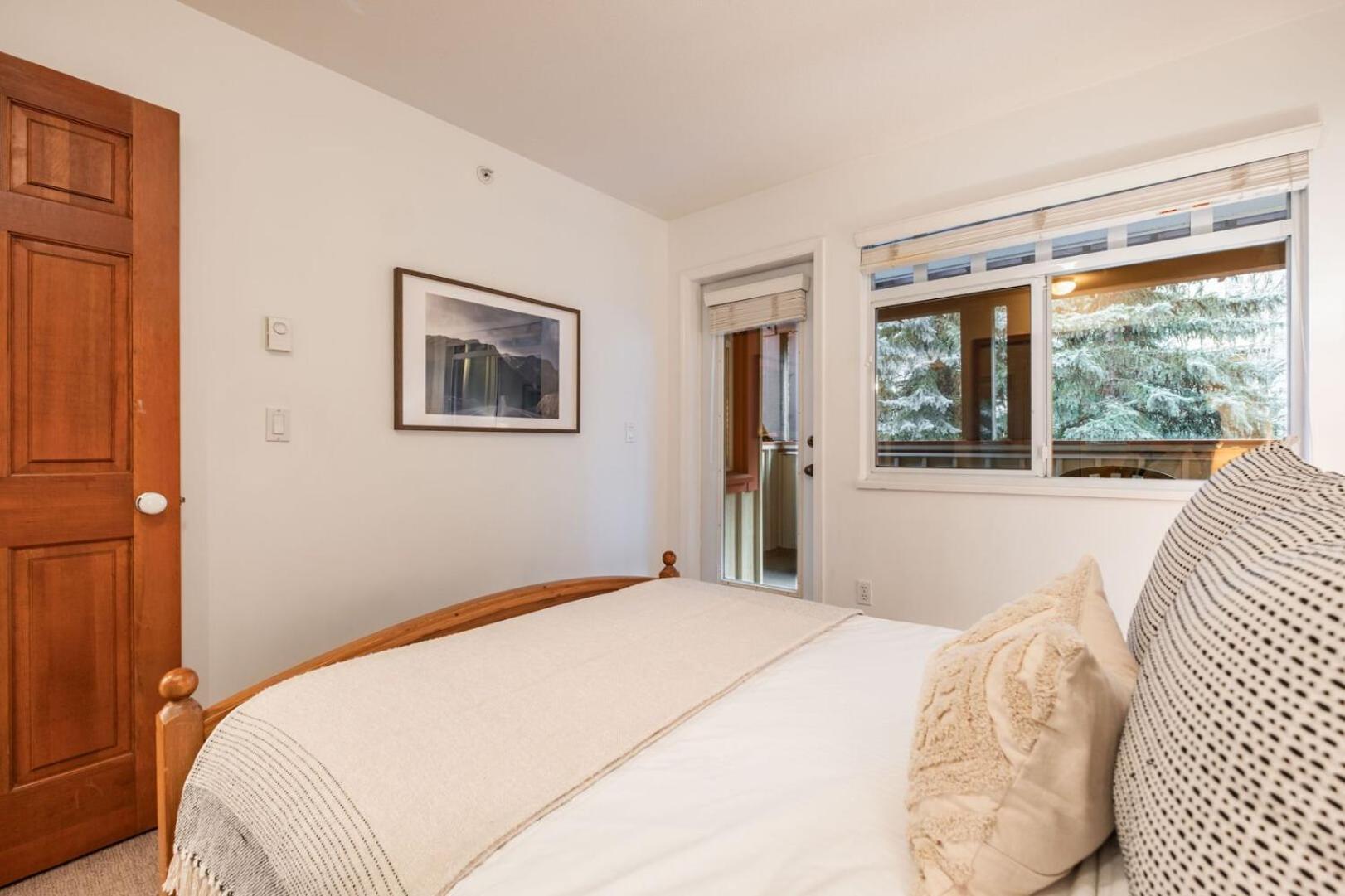 Sunpath By Outpost Whistler Villa Exterior photo